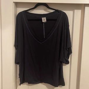 Free people flowy oversized navy blur top size XS